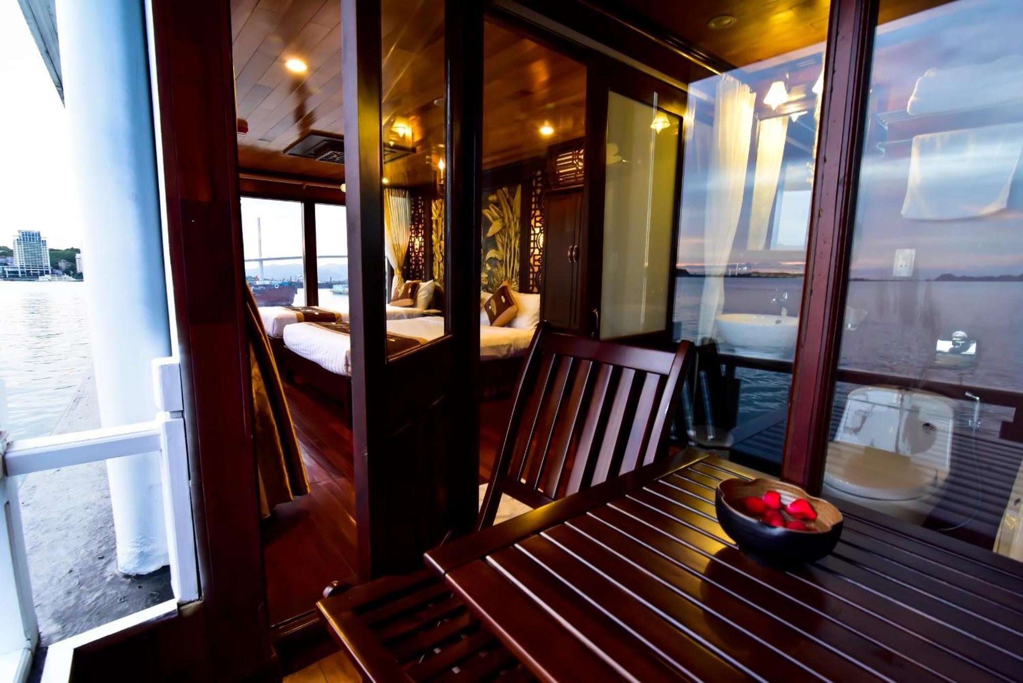 Hotel Renea Cruises Halong à Hạ Long Extérieur photo