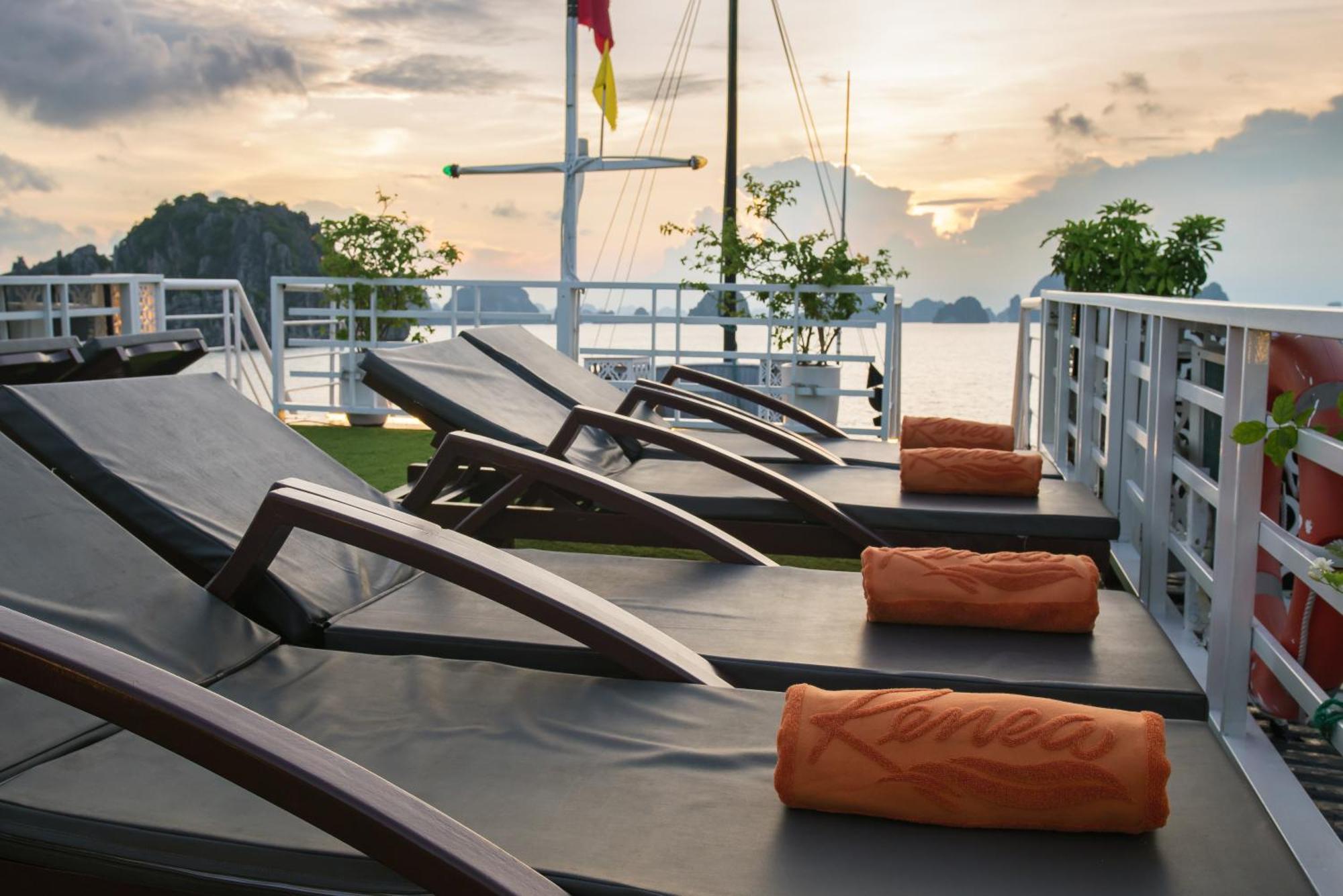 Hotel Renea Cruises Halong à Hạ Long Extérieur photo