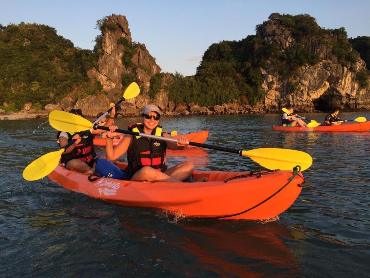 Hotel Renea Cruises Halong à Hạ Long Extérieur photo