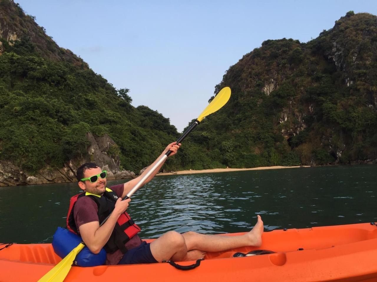 Hotel Renea Cruises Halong à Hạ Long Extérieur photo