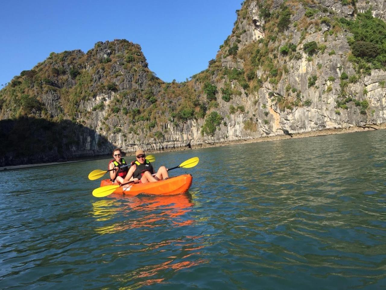 Hotel Renea Cruises Halong à Hạ Long Extérieur photo