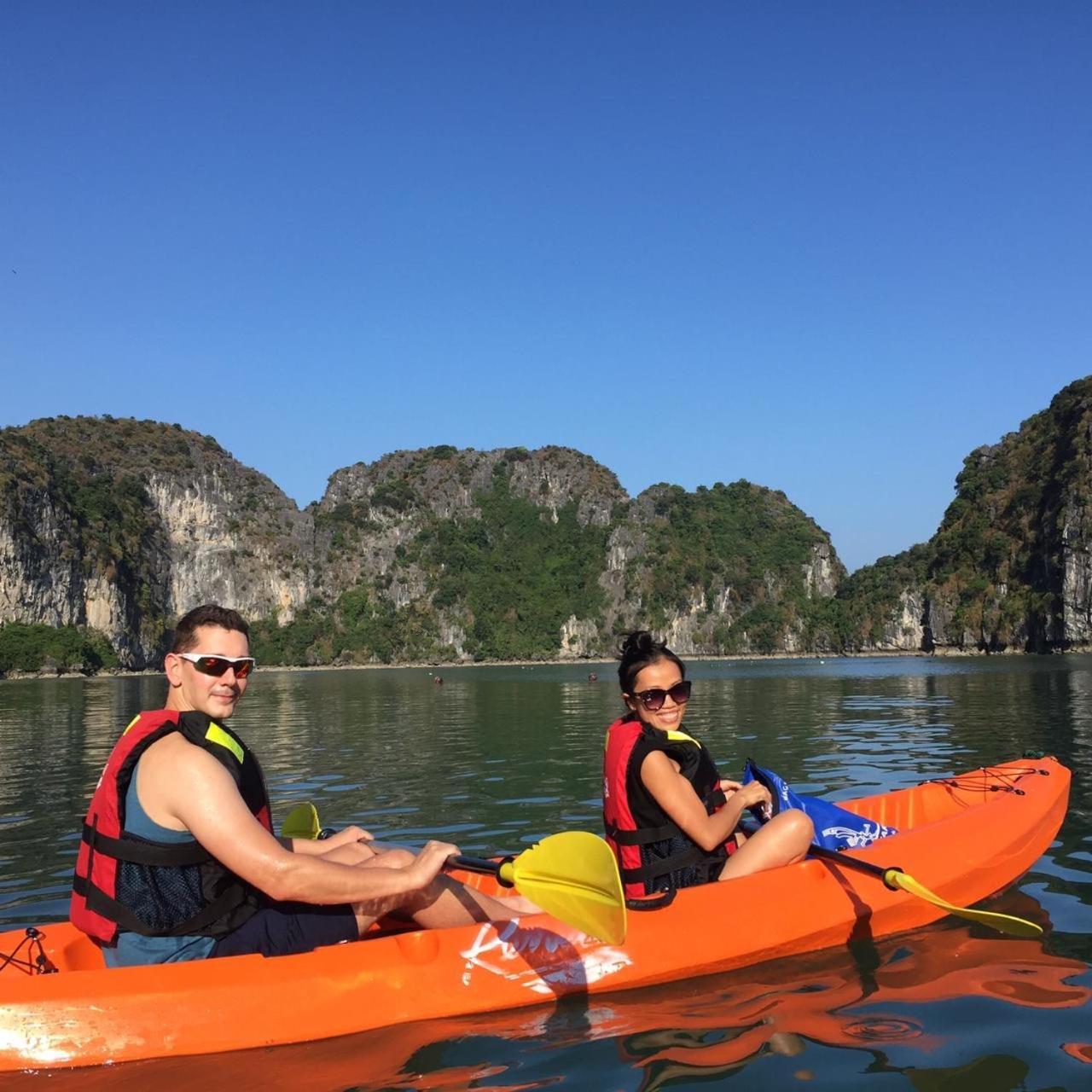 Hotel Renea Cruises Halong à Hạ Long Extérieur photo