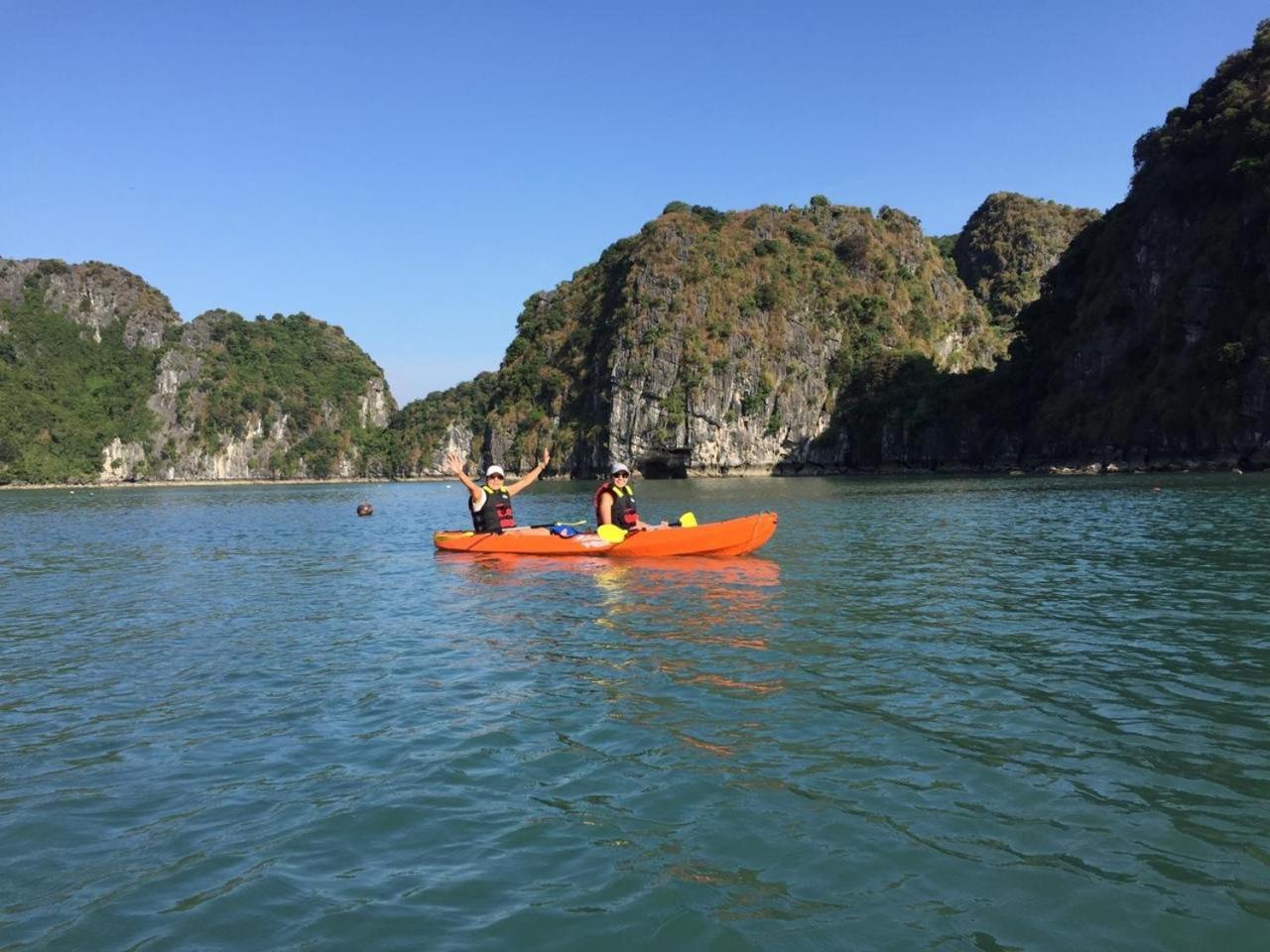 Hotel Renea Cruises Halong à Hạ Long Extérieur photo